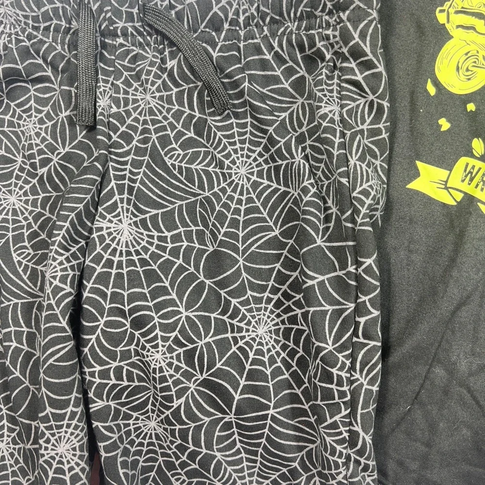 Cat & Jack Boys Halloween Pajama Set Size 6/7 Skeleton Spiderweb NWT